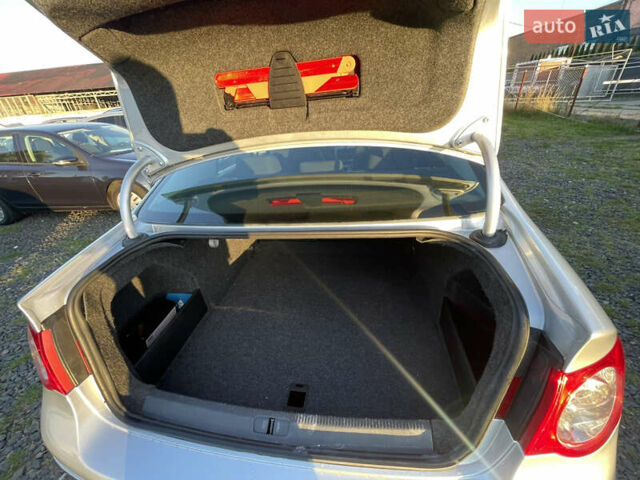 Сірий Фольксваген Пассат, об'ємом двигуна 1.4 л та пробігом 155 тис. км за 6400 $, фото 18 на Automoto.ua