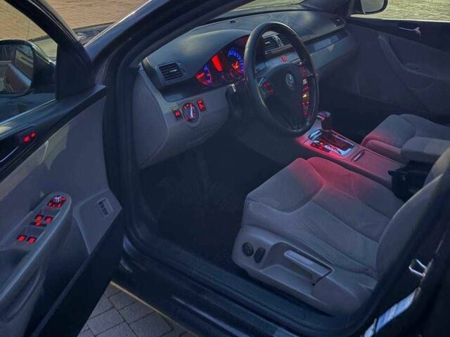 Серый Фольксваген Пассат, объемом двигателя 2 л и пробегом 280 тыс. км за 2400 $, фото 5 на Automoto.ua