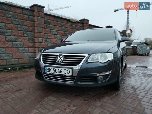 Серый Фольксваген Пассат, объемом двигателя 1.97 л и пробегом 262 тыс. км за 8700 $, фото 4 на Automoto.ua