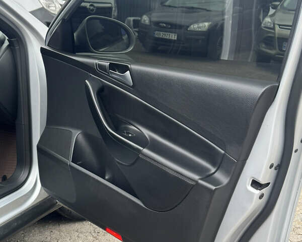 Серый Фольксваген Пассат, объемом двигателя 1.97 л и пробегом 275 тыс. км за 6750 $, фото 36 на Automoto.ua