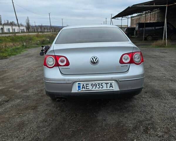 Сірий Фольксваген Пассат, об'ємом двигуна 2 л та пробігом 243 тис. км за 6500 $, фото 2 на Automoto.ua
