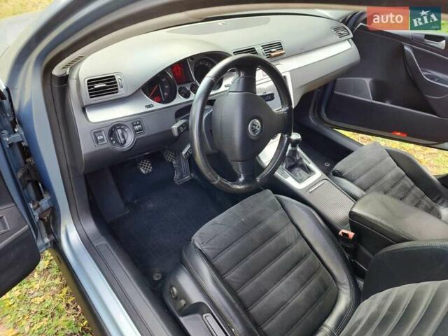 Серый Фольксваген Пассат, объемом двигателя 1.8 л и пробегом 230 тыс. км за 7500 $, фото 28 на Automoto.ua