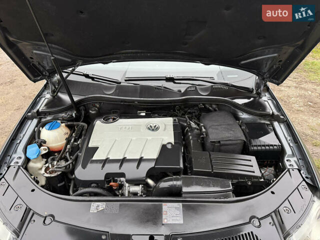 Серый Фольксваген Пассат, объемом двигателя 1.97 л и пробегом 236 тыс. км за 6000 $, фото 12 на Automoto.ua