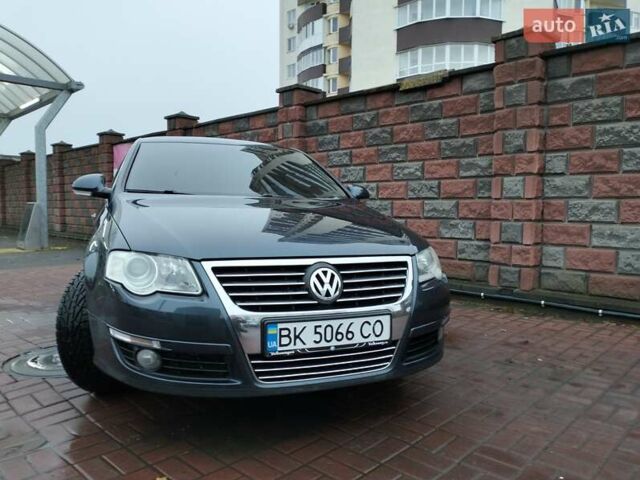 Серый Фольксваген Пассат, объемом двигателя 1.97 л и пробегом 262 тыс. км за 8700 $, фото 3 на Automoto.ua