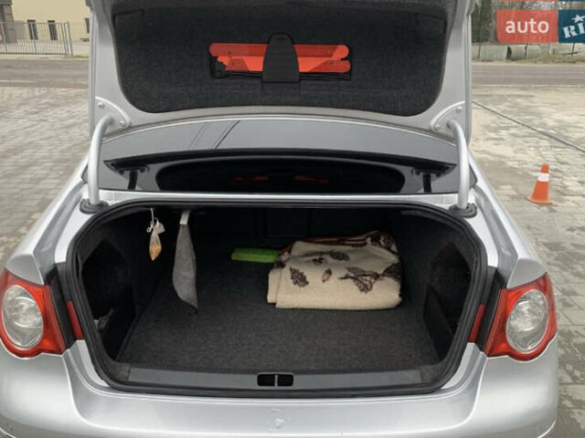 Серый Фольксваген Пассат, объемом двигателя 1.97 л и пробегом 333 тыс. км за 6500 $, фото 3 на Automoto.ua