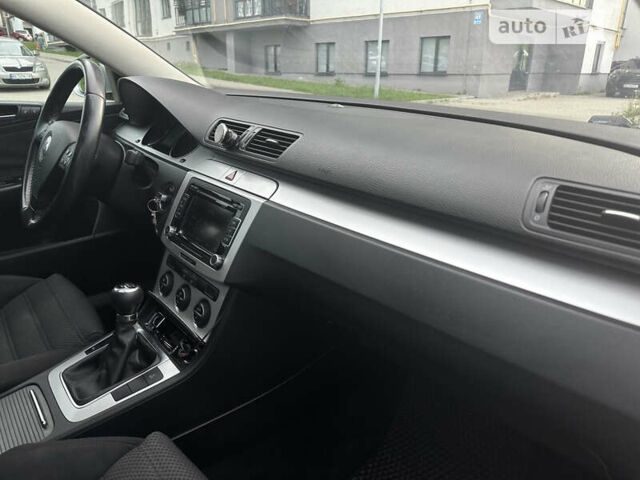 Сірий Фольксваген Пассат, об'ємом двигуна 2 л та пробігом 305 тис. км за 7800 $, фото 7 на Automoto.ua