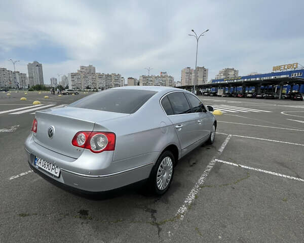 Сірий Фольксваген Пассат, об'ємом двигуна 1.8 л та пробігом 369 тис. км за 7400 $, фото 5 на Automoto.ua