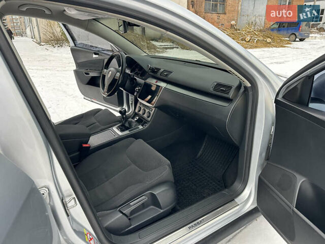 Сірий Фольксваген Пассат, об'ємом двигуна 2 л та пробігом 272 тис. км за 6999 $, фото 28 на Automoto.ua