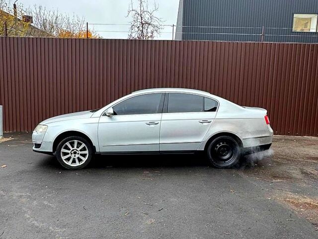 Серый Фольксваген Пассат, объемом двигателя 2 л и пробегом 220 тыс. км за 5500 $, фото 2 на Automoto.ua