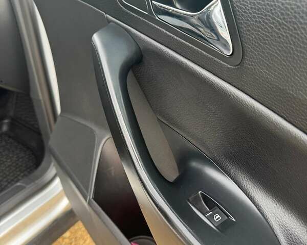 Серый Фольксваген Пассат, объемом двигателя 1.8 л и пробегом 285 тыс. км за 7800 $, фото 18 на Automoto.ua