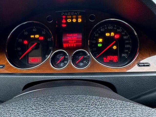 Серый Фольксваген Пассат, объемом двигателя 2 л и пробегом 220 тыс. км за 5500 $, фото 11 на Automoto.ua