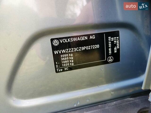 Серый Фольксваген Пассат, объемом двигателя 1.8 л и пробегом 230 тыс. км за 7500 $, фото 29 на Automoto.ua