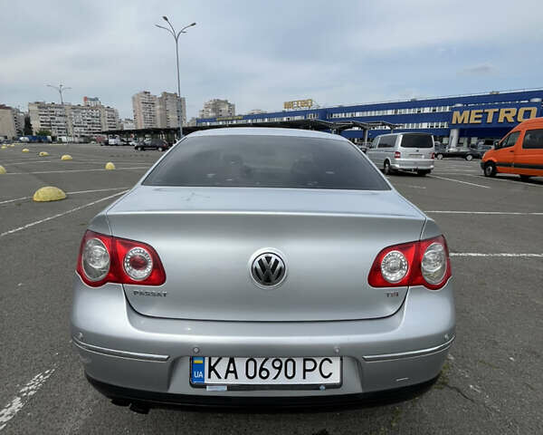 Сірий Фольксваген Пассат, об'ємом двигуна 1.8 л та пробігом 369 тис. км за 7400 $, фото 6 на Automoto.ua