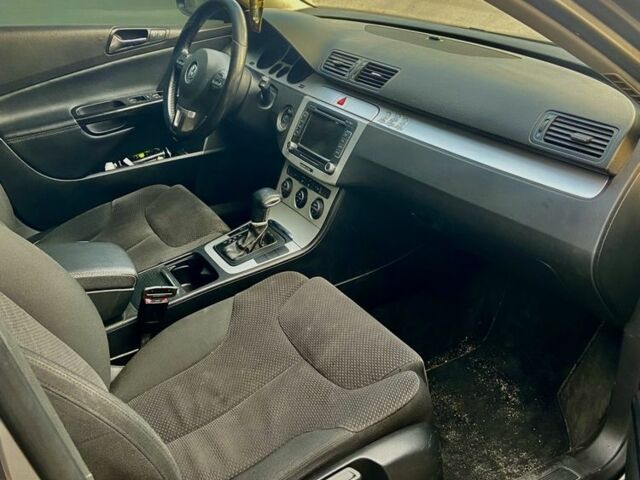 Сірий Фольксваген Пассат, об'ємом двигуна 1.8 л та пробігом 174 тис. км за 5800 $, фото 6 на Automoto.ua