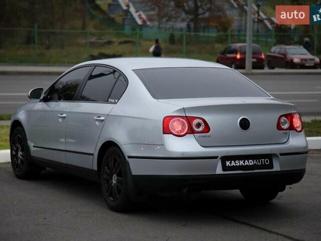 Сірий Фольксваген Пассат, об'ємом двигуна 1.8 л та пробігом 241 тис. км за 6900 $, фото 3 на Automoto.ua