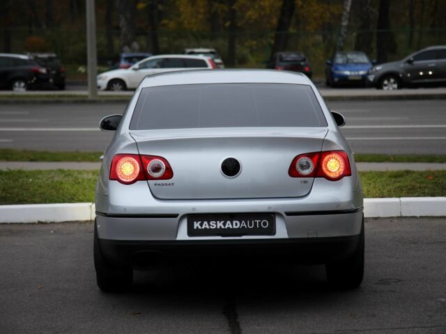 Сірий Фольксваген Пассат, об'ємом двигуна 1.8 л та пробігом 241 тис. км за 6900 $, фото 4 на Automoto.ua