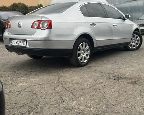 Серый Фольксваген Пассат, объемом двигателя 1.97 л и пробегом 275 тыс. км за 6750 $, фото 4 на Automoto.ua