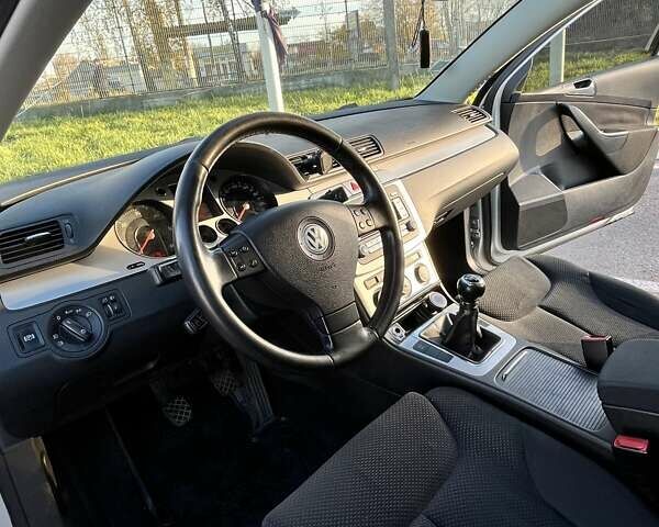 Сірий Фольксваген Пассат, об'ємом двигуна 1.97 л та пробігом 266 тис. км за 6700 $, фото 7 на Automoto.ua