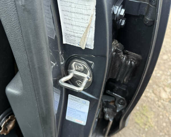 Серый Фольксваген Пассат, объемом двигателя 1.97 л и пробегом 236 тыс. км за 6000 $, фото 5 на Automoto.ua