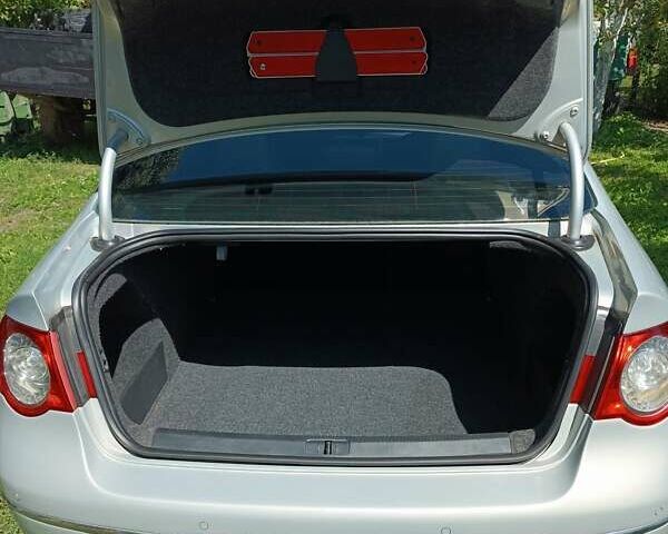 Серый Фольксваген Пассат, объемом двигателя 1.8 л и пробегом 231 тыс. км за 7000 $, фото 3 на Automoto.ua