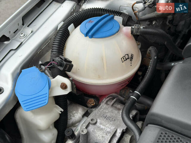 Сірий Фольксваген Пассат, об'ємом двигуна 1.6 л та пробігом 217 тис. км за 8999 $, фото 80 на Automoto.ua