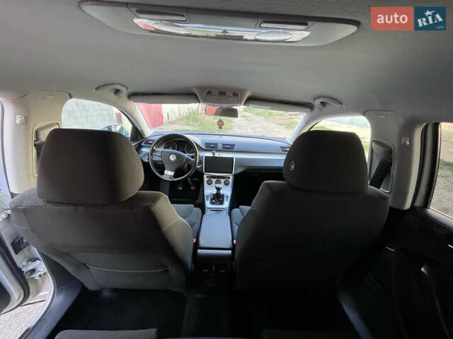 Серый Фольксваген Пассат, объемом двигателя 1.8 л и пробегом 220 тыс. км за 6700 $, фото 4 на Automoto.ua