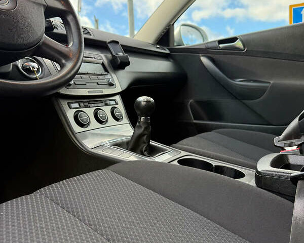 Фольксваген Пассат 2009 в Виннице на Automoto.ua Серый Фольксваген Пассат, объемом двигателя 1.6 л и пробегом 194 тыс. км за 7999 $, фото 59 на Automoto.ua