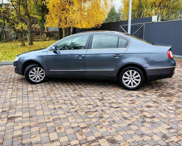 Серый Фольксваген Пассат, объемом двигателя 1.8 л и пробегом 354 тыс. км за 5900 $, фото 1 на Automoto.ua