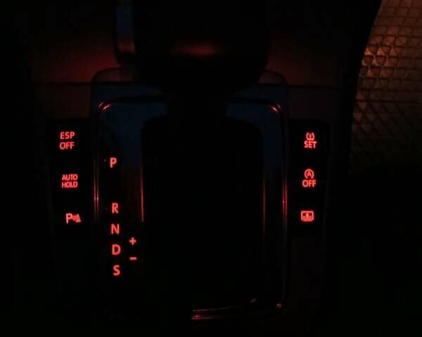 Серый Фольксваген Пассат, объемом двигателя 1.8 л и пробегом 231 тыс. км за 7000 $, фото 26 на Automoto.ua