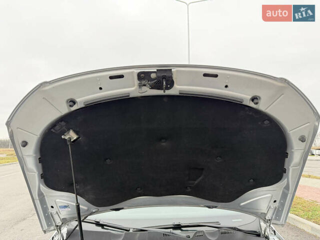 Сірий Фольксваген Пассат, об'ємом двигуна 1.6 л та пробігом 217 тис. км за 8999 $, фото 84 на Automoto.ua