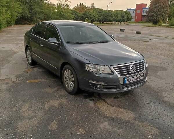 Серый Фольксваген Пассат, объемом двигателя 1.8 л и пробегом 147 тыс. км за 9800 $, фото 1 на Automoto.ua