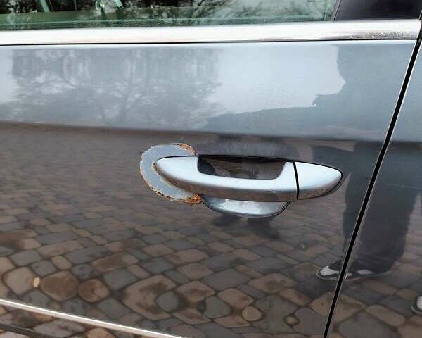 Серый Фольксваген Пассат, объемом двигателя 1.8 л и пробегом 354 тыс. км за 5900 $, фото 9 на Automoto.ua