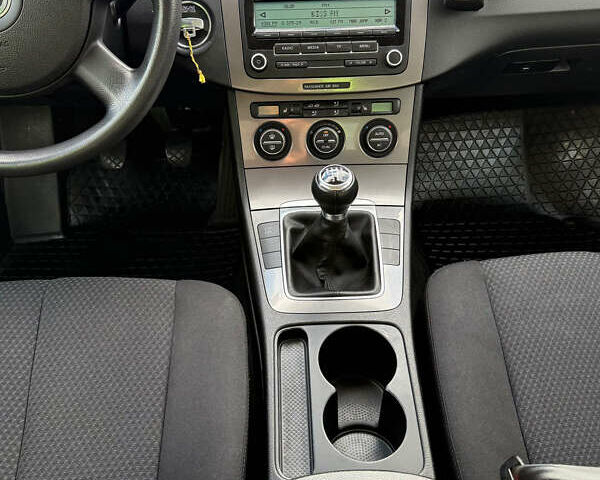 Фольксваген Пассат 2009 в Виннице на Automoto.ua Серый Фольксваген Пассат, объемом двигателя 1.6 л и пробегом 194 тыс. км за 7999 $, фото 91 на Automoto.ua