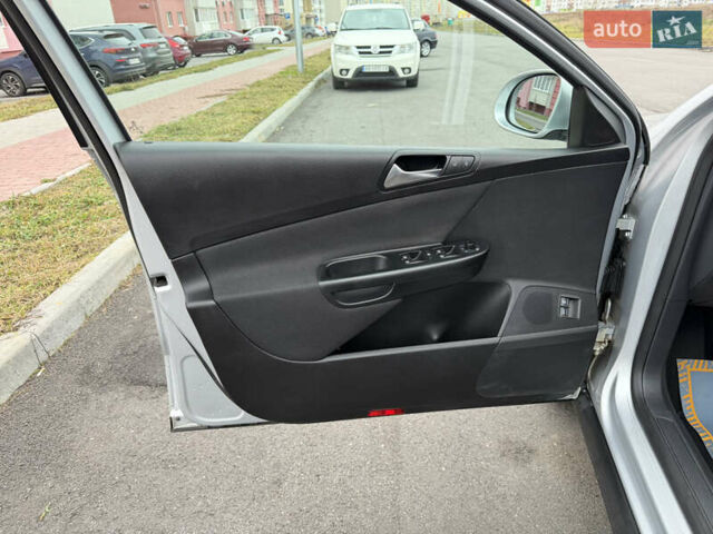 Сірий Фольксваген Пассат, об'ємом двигуна 1.6 л та пробігом 217 тис. км за 8999 $, фото 41 на Automoto.ua