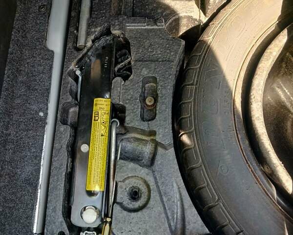 Серый Фольксваген Пассат, объемом двигателя 1.8 л и пробегом 231 тыс. км за 7000 $, фото 7 на Automoto.ua