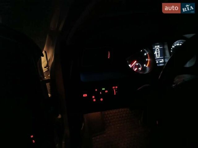 Серый Фольксваген Пассат, объемом двигателя 1.8 л и пробегом 231 тыс. км за 7000 $, фото 25 на Automoto.ua