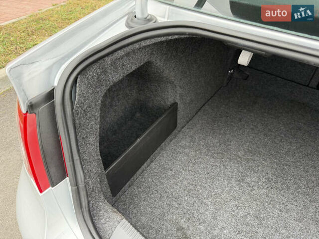 Сірий Фольксваген Пассат, об'ємом двигуна 1.6 л та пробігом 217 тис. км за 8999 $, фото 39 на Automoto.ua