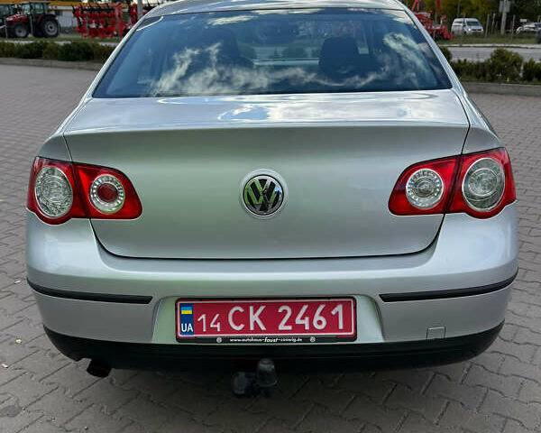Фольксваген Пассат 2009 в Виннице на Automoto.ua Серый Фольксваген Пассат, объемом двигателя 1.6 л и пробегом 194 тыс. км за 7999 $, фото 85 на Automoto.ua