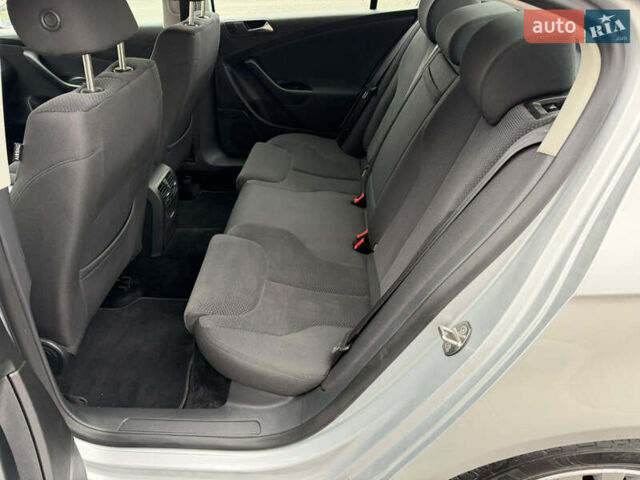 Сірий Фольксваген Пассат, об'ємом двигуна 1.6 л та пробігом 217 тис. км за 8999 $, фото 56 на Automoto.ua