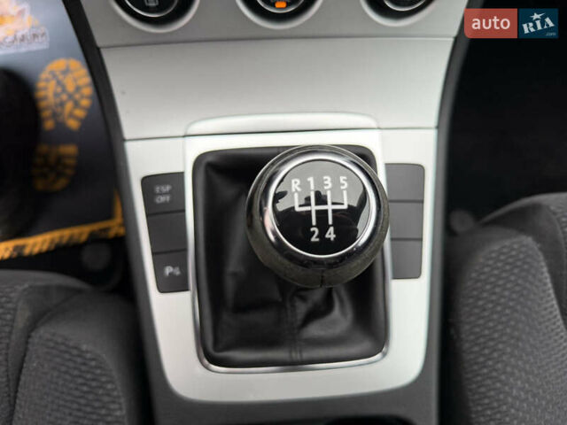 Сірий Фольксваген Пассат, об'ємом двигуна 1.6 л та пробігом 217 тис. км за 8999 $, фото 60 на Automoto.ua