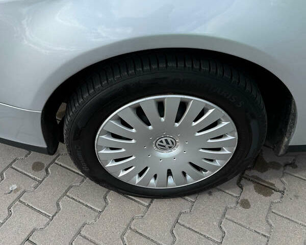 Фольксваген Пассат 2009 в Виннице на Automoto.ua Серый Фольксваген Пассат, объемом двигателя 1.6 л и пробегом 194 тыс. км за 7999 $, фото 93 на Automoto.ua