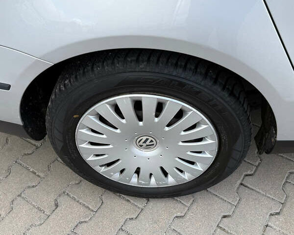 Фольксваген Пассат 2009 в Виннице на Automoto.ua Серый Фольксваген Пассат, объемом двигателя 1.6 л и пробегом 194 тыс. км за 7999 $, фото 111 на Automoto.ua