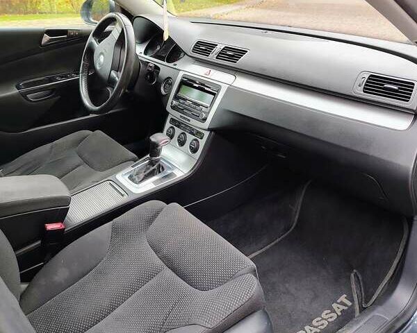 Серый Фольксваген Пассат, объемом двигателя 1.8 л и пробегом 354 тыс. км за 5900 $, фото 5 на Automoto.ua