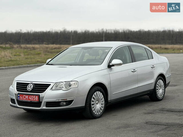 Сірий Фольксваген Пассат, об'ємом двигуна 1.6 л та пробігом 217 тис. км за 8999 $, фото 4 на Automoto.ua