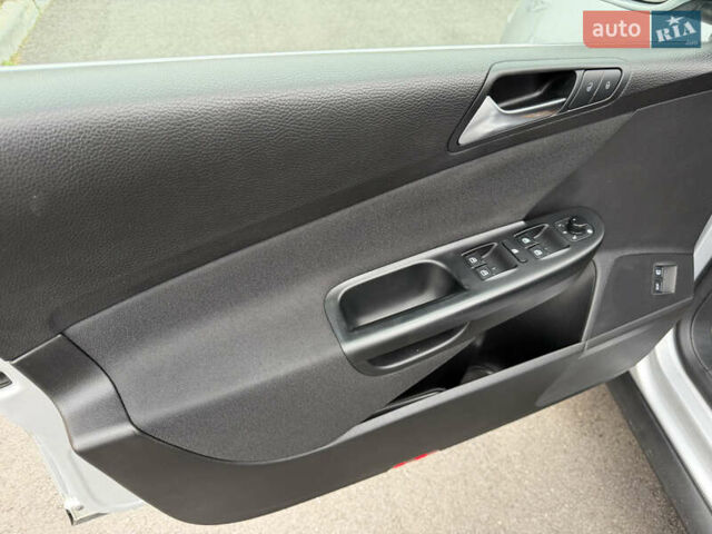 Сірий Фольксваген Пассат, об'ємом двигуна 1.6 л та пробігом 217 тис. км за 8999 $, фото 45 на Automoto.ua
