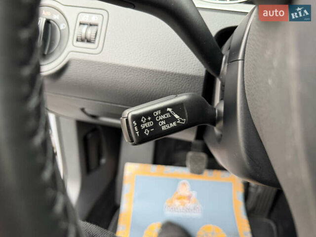 Сірий Фольксваген Пассат, об'ємом двигуна 1.6 л та пробігом 217 тис. км за 8999 $, фото 54 на Automoto.ua