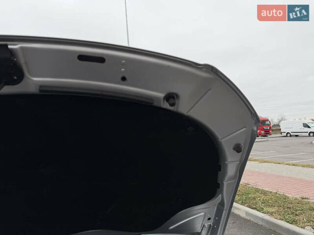 Сірий Фольксваген Пассат, об'ємом двигуна 1.6 л та пробігом 217 тис. км за 8999 $, фото 76 на Automoto.ua