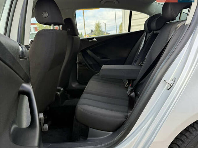 Фольксваген Пассат 2009 в Виннице на Automoto.ua Серый Фольксваген Пассат, объемом двигателя 1.6 л и пробегом 194 тыс. км за 7999 $, фото 84 на Automoto.ua