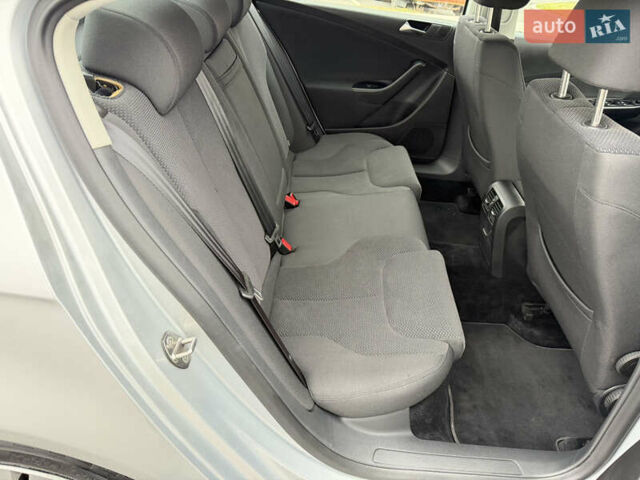 Сірий Фольксваген Пассат, об'ємом двигуна 1.6 л та пробігом 217 тис. км за 8999 $, фото 34 на Automoto.ua