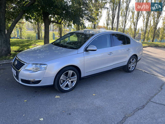 Серый Фольксваген Пассат, объемом двигателя 1.8 л и пробегом 220 тыс. км за 6700 $, фото 2 на Automoto.ua